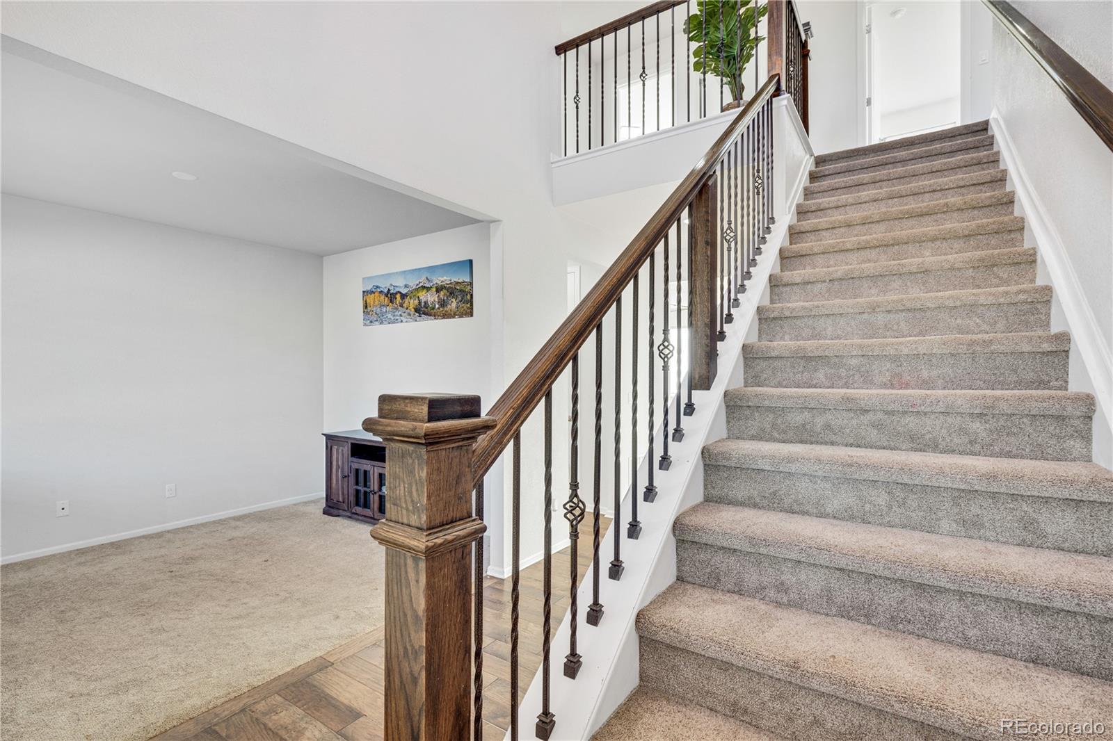 21186 Layton Avenue, Aurora, CO 80015, 5 Bedrooms Bedrooms, ,4 BathroomsBathrooms,Residential,For Sale,Layton,REC2235418