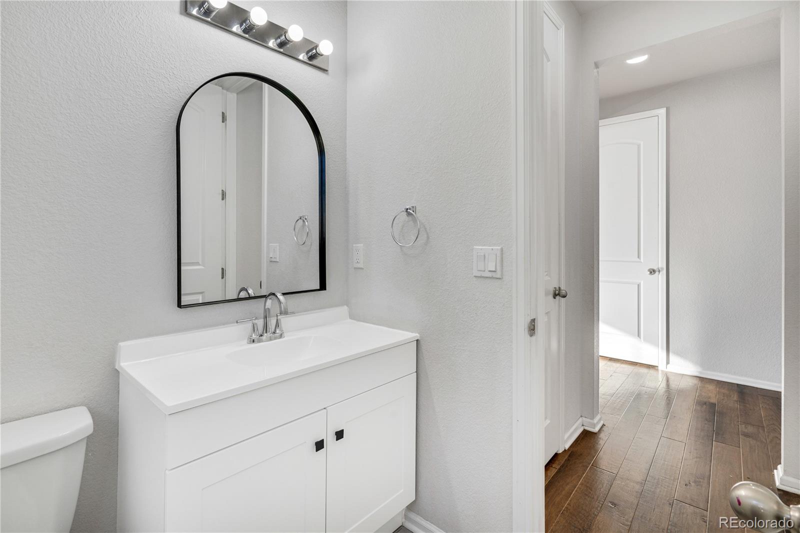 21186 Layton Avenue, Aurora, CO 80015, 5 Bedrooms Bedrooms, ,4 BathroomsBathrooms,Residential,For Sale,Layton,REC2235418