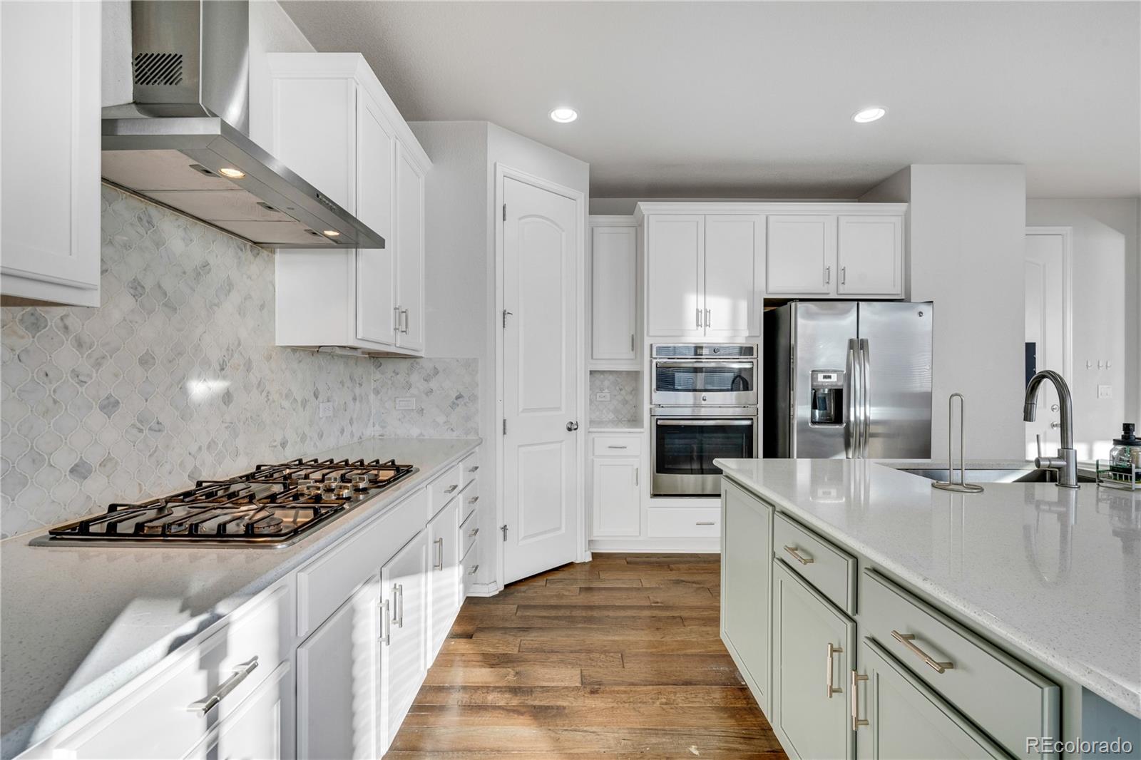 21186 Layton Avenue, Aurora, CO 80015, 5 Bedrooms Bedrooms, ,4 BathroomsBathrooms,Residential,For Sale,Layton,REC2235418