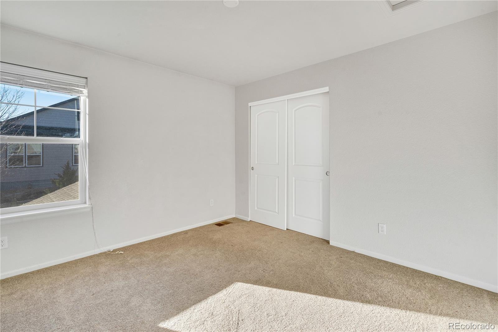 21186 Layton Avenue, Aurora, CO 80015, 5 Bedrooms Bedrooms, ,4 BathroomsBathrooms,Residential,For Sale,Layton,REC2235418