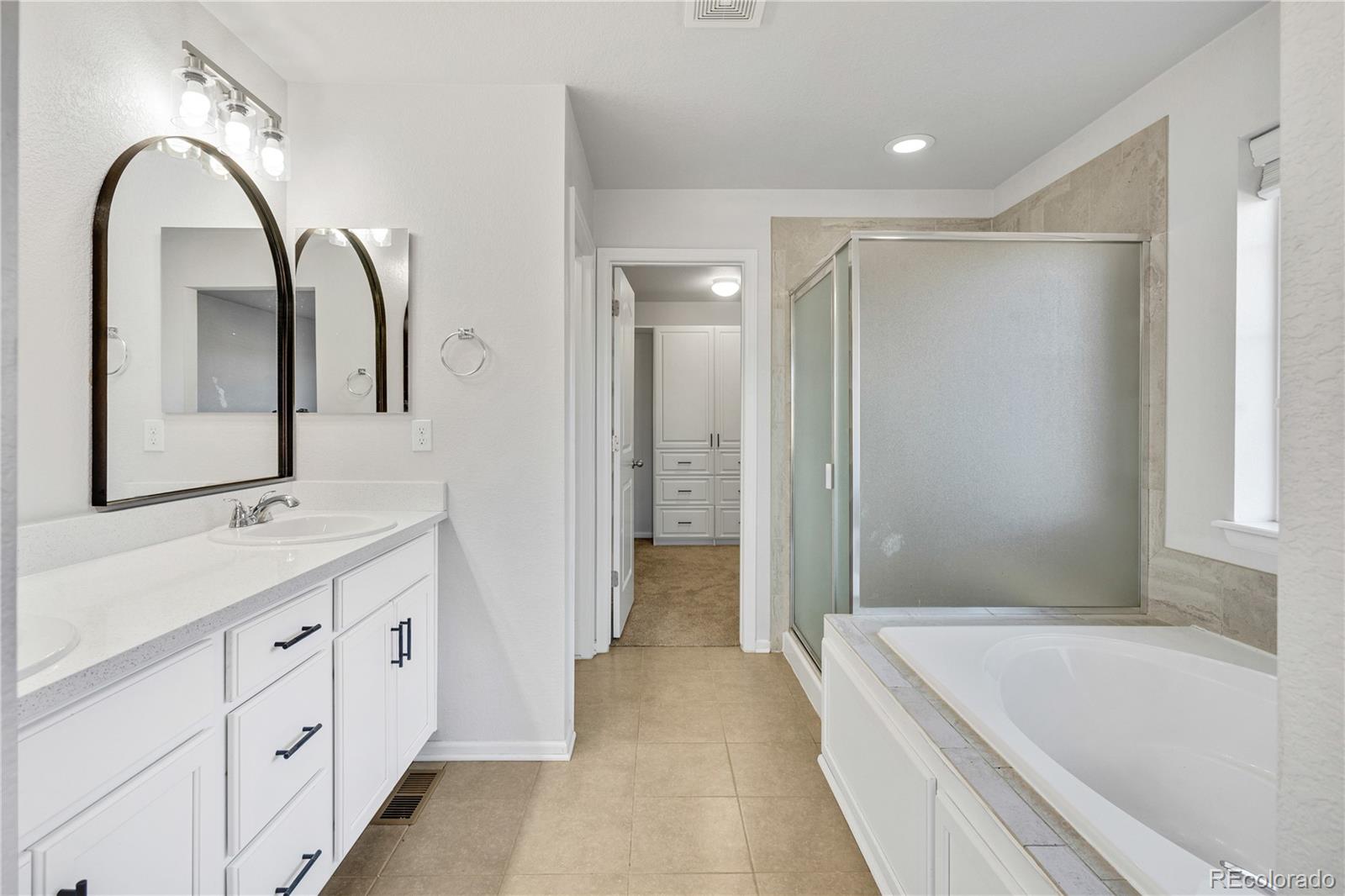 21186 Layton Avenue, Aurora, CO 80015, 5 Bedrooms Bedrooms, ,4 BathroomsBathrooms,Residential,For Sale,Layton,REC2235418