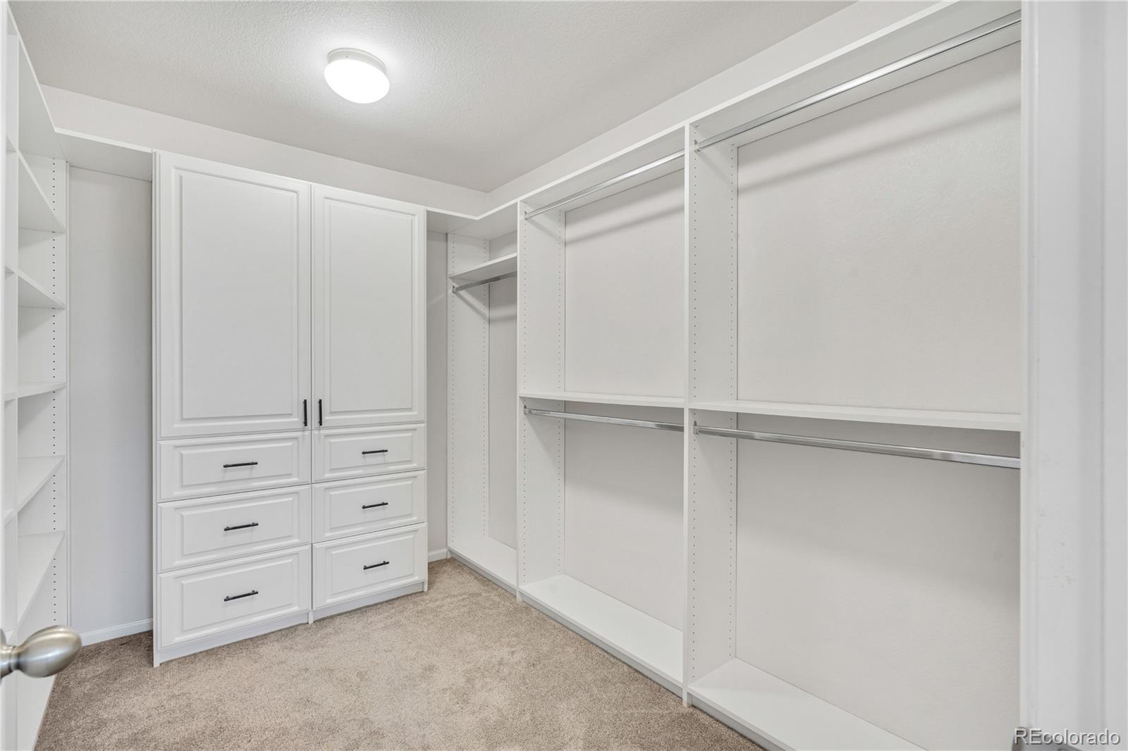 21186 Layton Avenue, Aurora, CO 80015, 5 Bedrooms Bedrooms, ,4 BathroomsBathrooms,Residential,For Sale,Layton,REC2235418