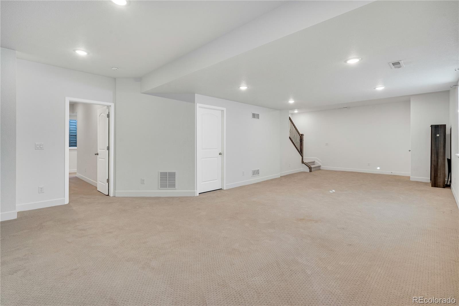 21186 Layton Avenue, Aurora, CO 80015, 5 Bedrooms Bedrooms, ,4 BathroomsBathrooms,Residential,For Sale,Layton,REC2235418