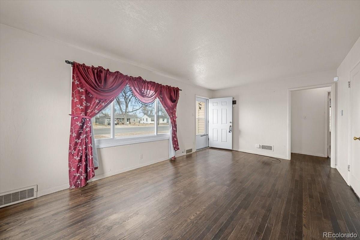 1716 6th Street, Greeley, CO 80631, 3 Bedrooms Bedrooms, ,1 BathroomBathrooms,Residential,For Sale,6th,REC8340561