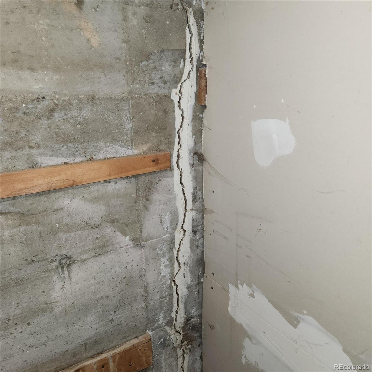 1613 Ulster Street, Denver, CO 80220, 4 Bedrooms Bedrooms, ,2 BathroomsBathrooms,Residential,For Sale,Ulster,REC3243288