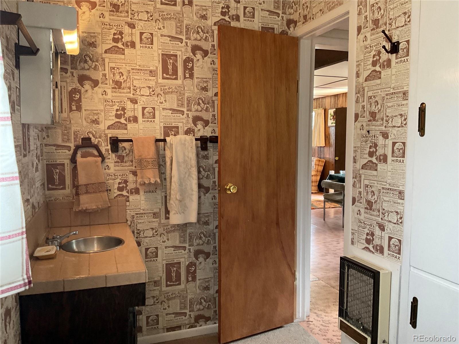 490 Teller Street, Hartsel, CO 80449, 3 Bedrooms Bedrooms, ,1 BathroomBathrooms,Residential,For Sale,Teller,REC6398525