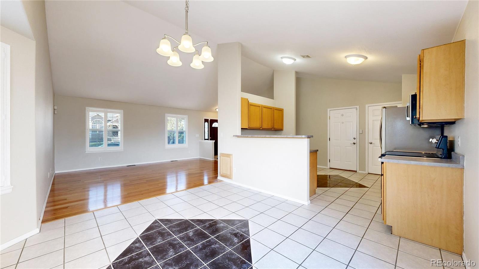 20083 Caspian Circle, Aurora, CO 80013, 5 Bedrooms Bedrooms, ,3 BathroomsBathrooms,Residential,For Sale,Caspian,REC4803731