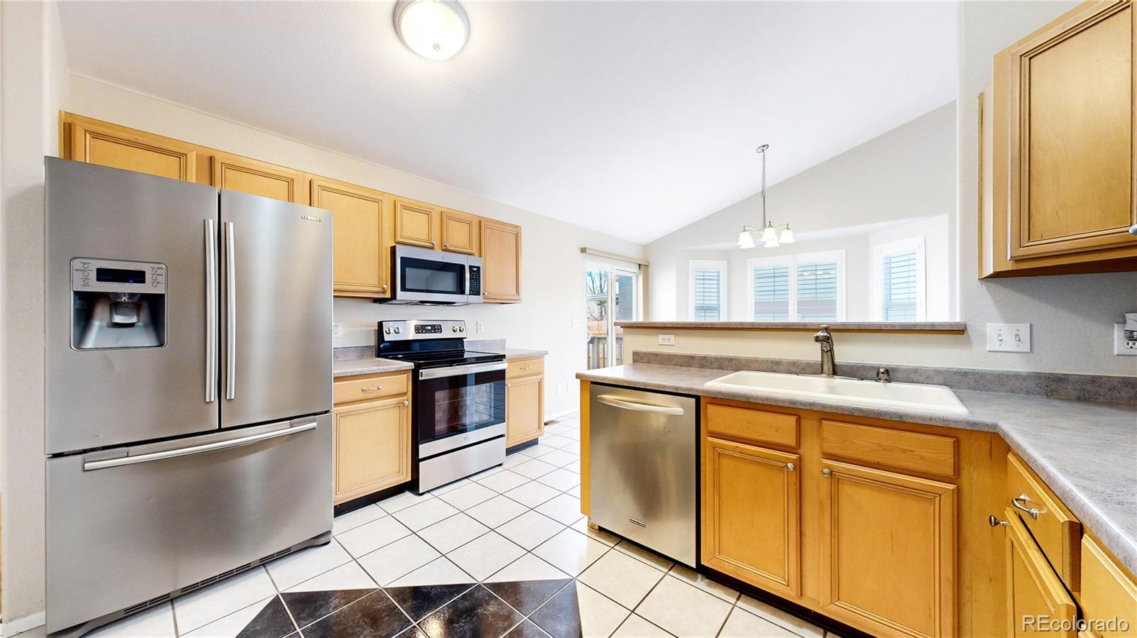 20083 Caspian Circle, Aurora, CO 80013, 5 Bedrooms Bedrooms, ,3 BathroomsBathrooms,Residential,For Sale,Caspian,REC4803731