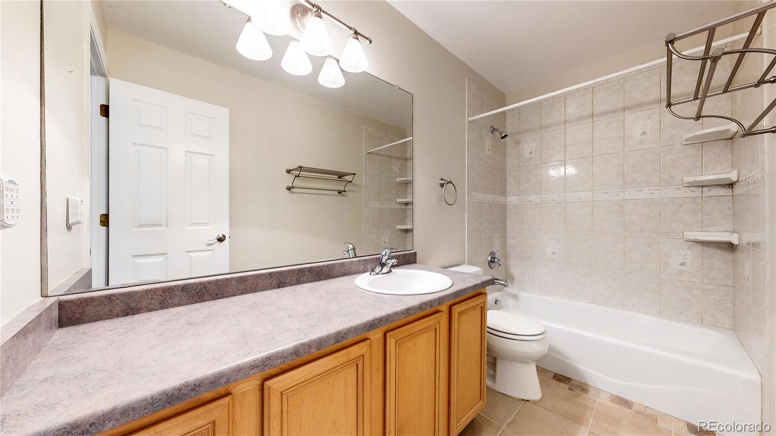 20083 Caspian Circle, Aurora, CO 80013, 5 Bedrooms Bedrooms, ,3 BathroomsBathrooms,Residential,For Sale,Caspian,REC4803731