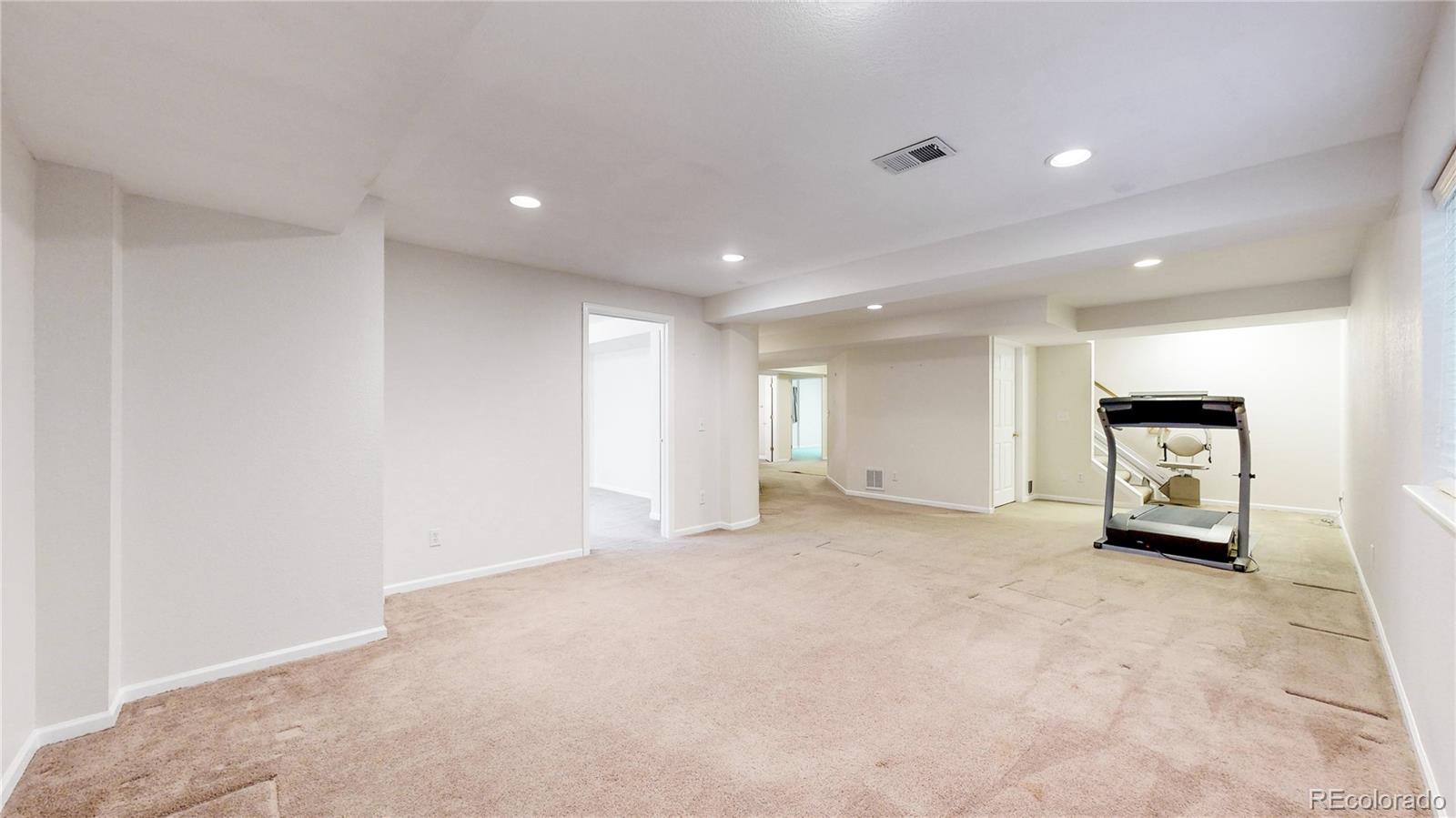 20083 Caspian Circle, Aurora, CO 80013, 5 Bedrooms Bedrooms, ,3 BathroomsBathrooms,Residential,For Sale,Caspian,REC4803731
