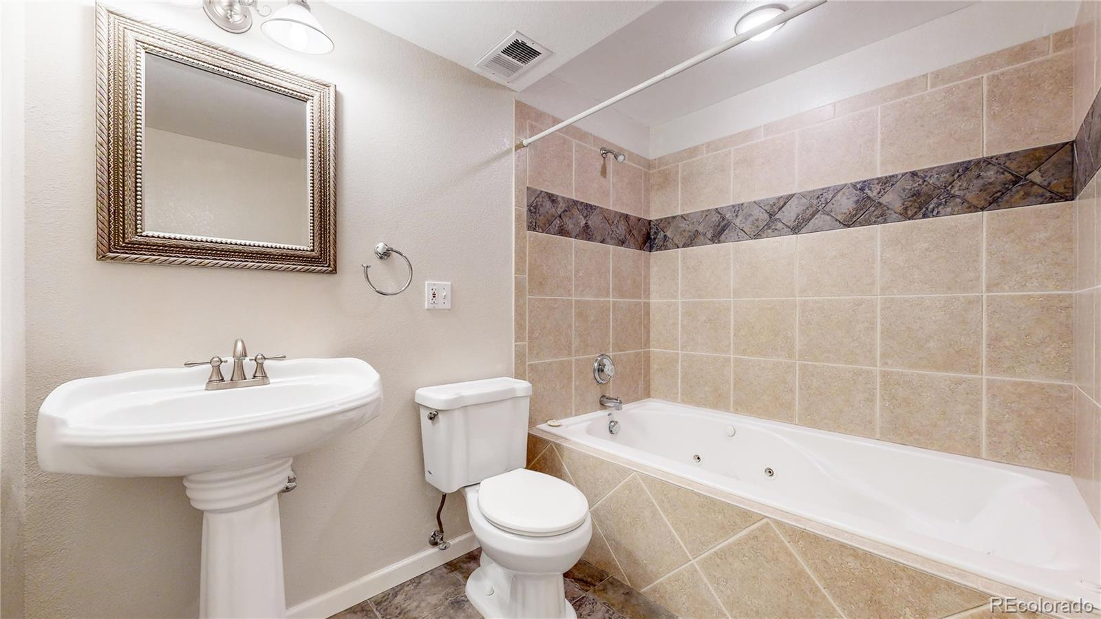 20083 Caspian Circle, Aurora, CO 80013, 5 Bedrooms Bedrooms, ,3 BathroomsBathrooms,Residential,For Sale,Caspian,REC4803731