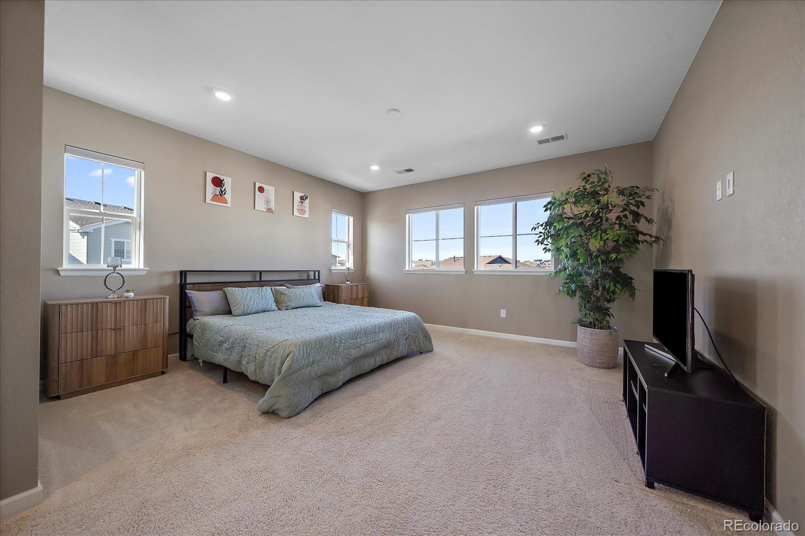 7125 Yantley Way, Aurora, CO 80016, 5 Bedrooms Bedrooms, ,5 BathroomsBathrooms,Residential,For Sale,Yantley,REC4391267