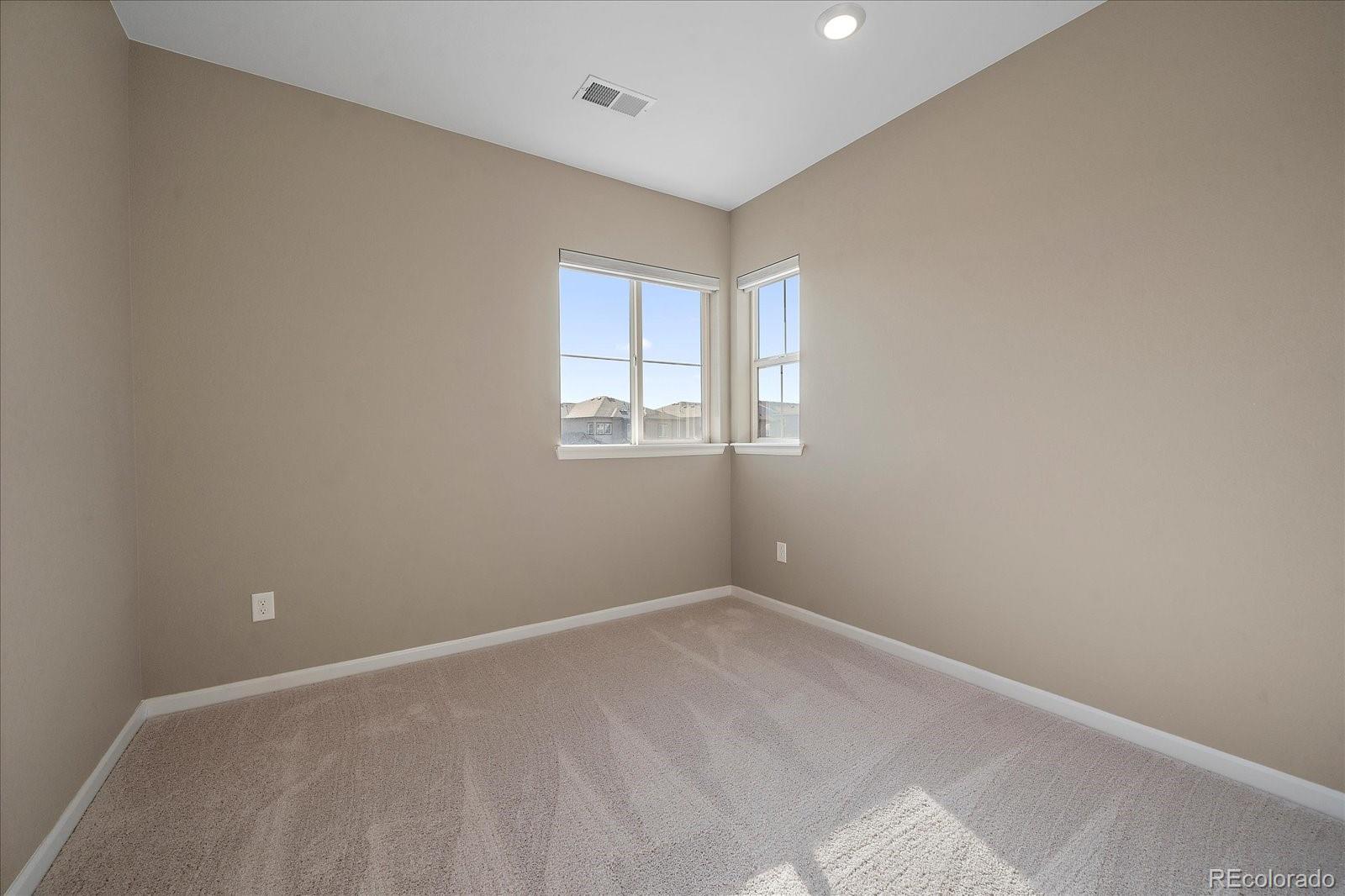 7125 Yantley Way, Aurora, CO 80016, 5 Bedrooms Bedrooms, ,5 BathroomsBathrooms,Residential,For Sale,Yantley,REC4391267