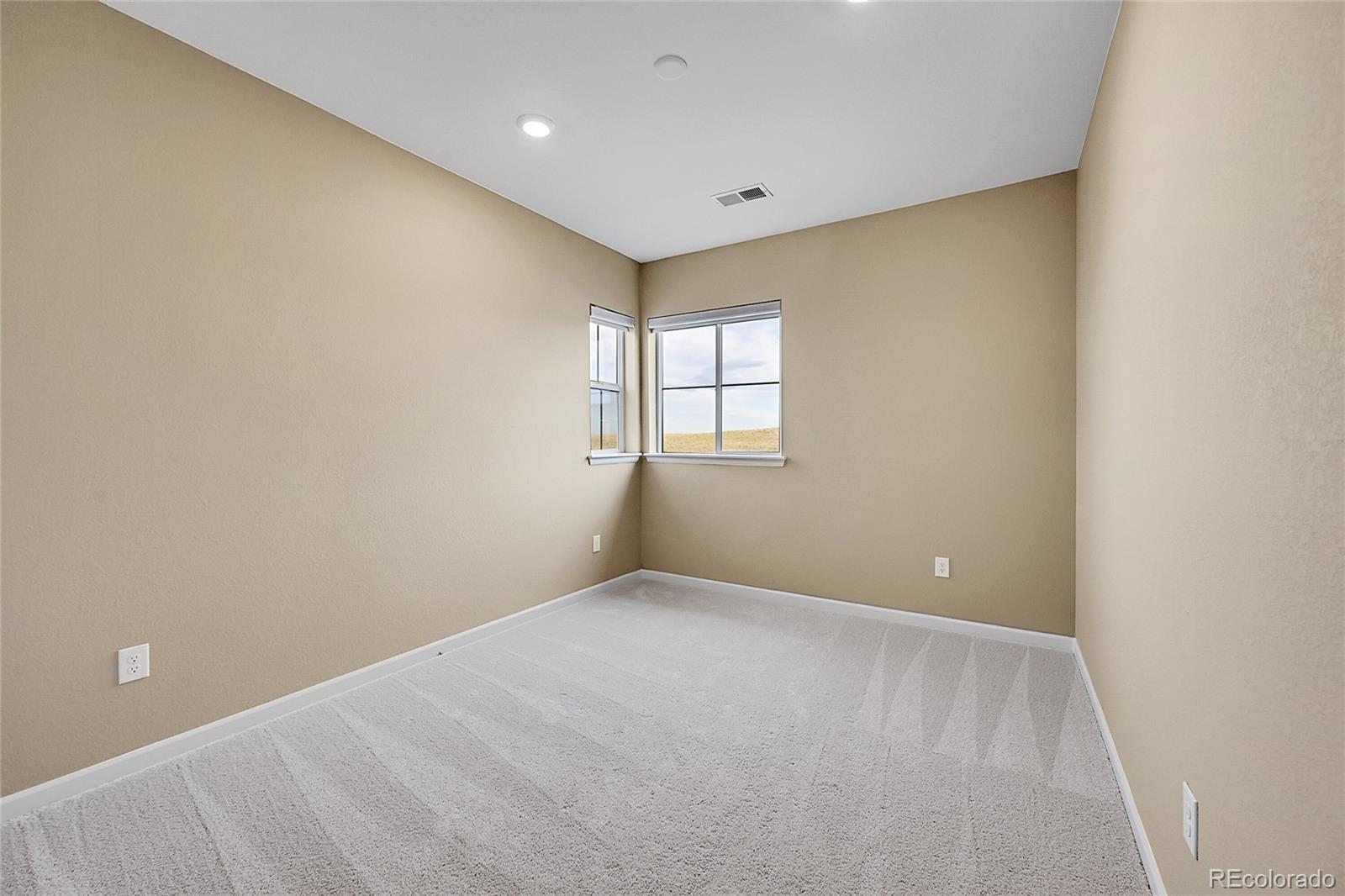 7125 Yantley Way, Aurora, CO 80016, 5 Bedrooms Bedrooms, ,5 BathroomsBathrooms,Residential,For Sale,Yantley,REC4391267