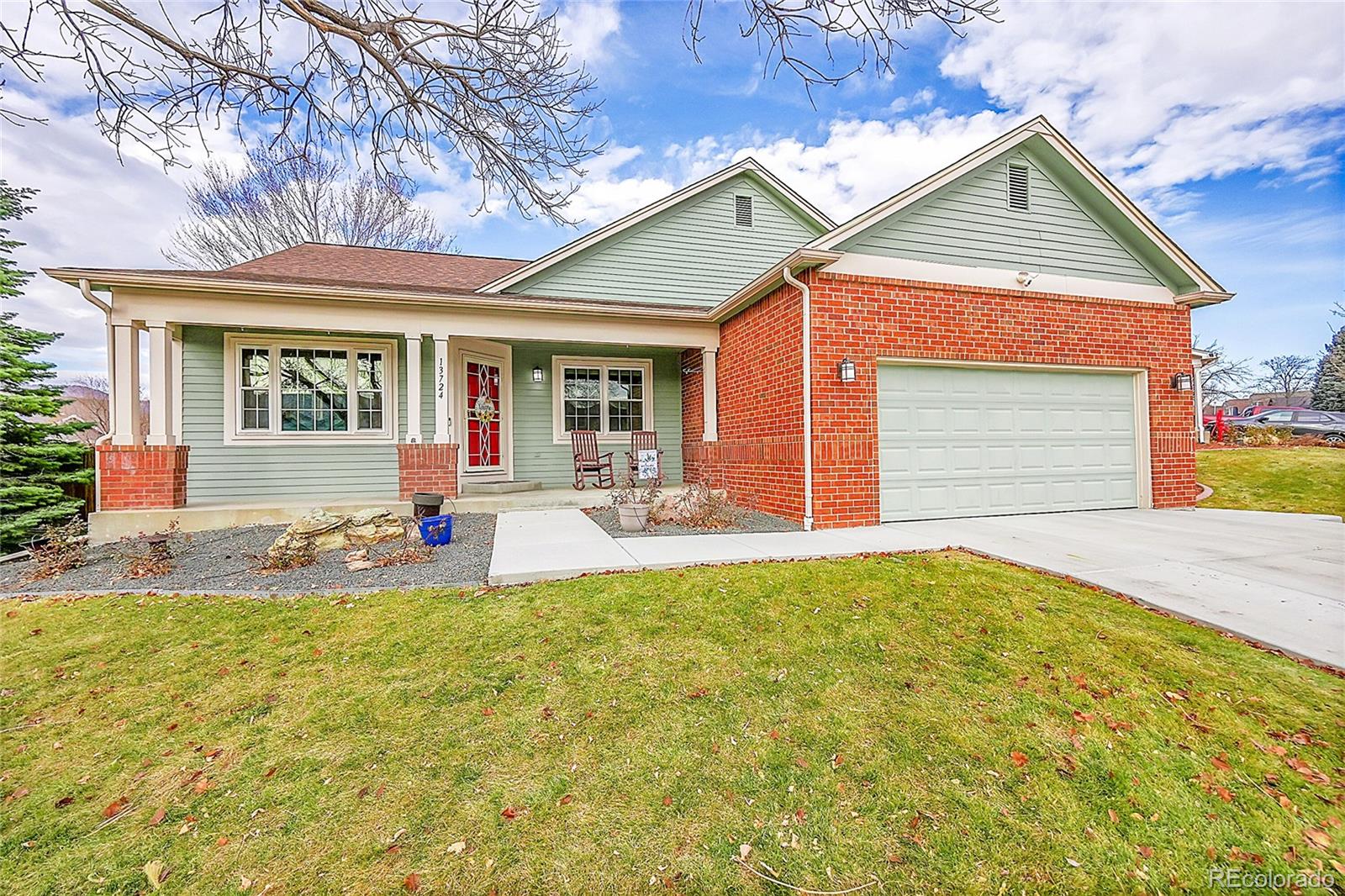 13724 Amherst Way, Lakewood, CO 80228, 4 Bedrooms Bedrooms, ,2 BathroomsBathrooms,Residential,For Sale,Amherst,REC6916055