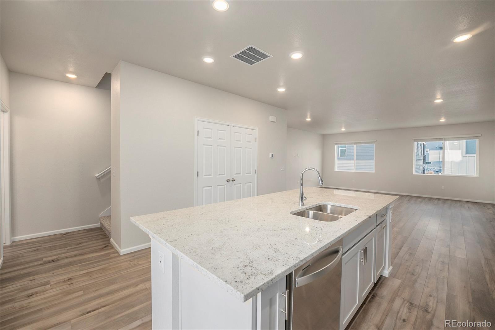 16592 Shoshone Place, Broomfield, CO 80023, 3 Bedrooms Bedrooms, ,4 BathroomsBathrooms,Rental,For Rent,Shoshone,REC9546917