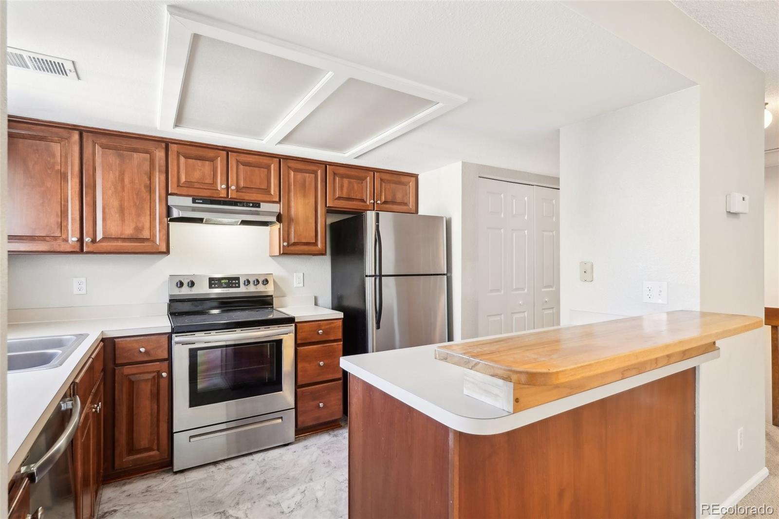 12675 Pacific Circle #C, Aurora, CO 80014, 2 Bedrooms Bedrooms, ,2 BathroomsBathrooms,Residential,For Sale,Pacific,REC6575299