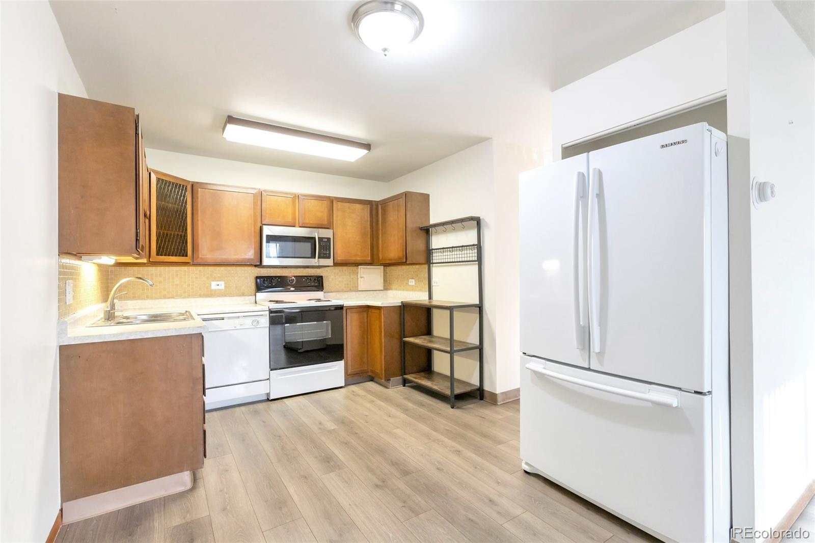 9150 Center Avenue #12B, Denver, CO 80247, 2 Bedrooms Bedrooms, ,1 BathroomBathrooms,Rental,For Rent,Windsor Gardens,Center,REC2799423