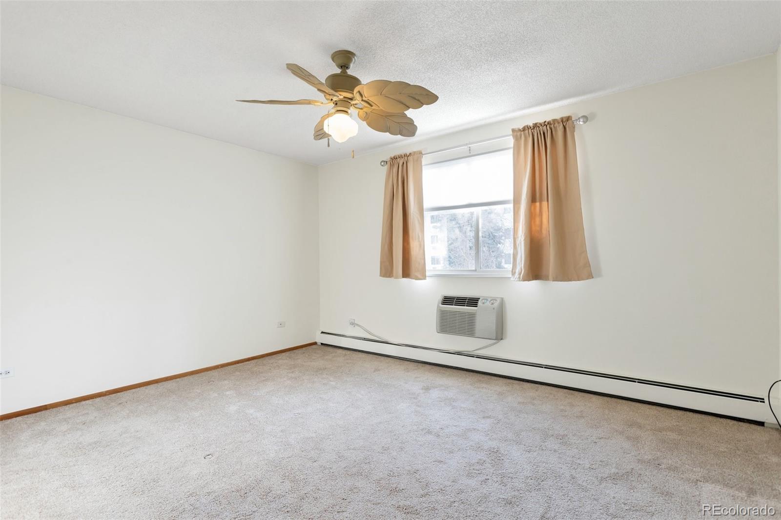 9150 Center Avenue #12B, Denver, CO 80247, 2 Bedrooms Bedrooms, ,1 BathroomBathrooms,Rental,For Rent,Windsor Gardens,Center,REC2799423