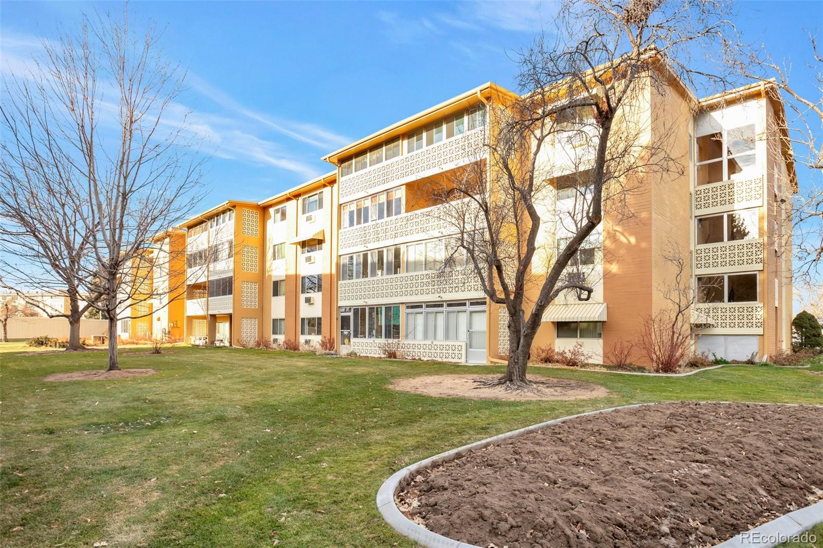 9150 Center Avenue #12B, Denver, CO 80247, 2 Bedrooms Bedrooms, ,1 BathroomBathrooms,Rental,For Rent,Windsor Gardens,Center,REC2799423