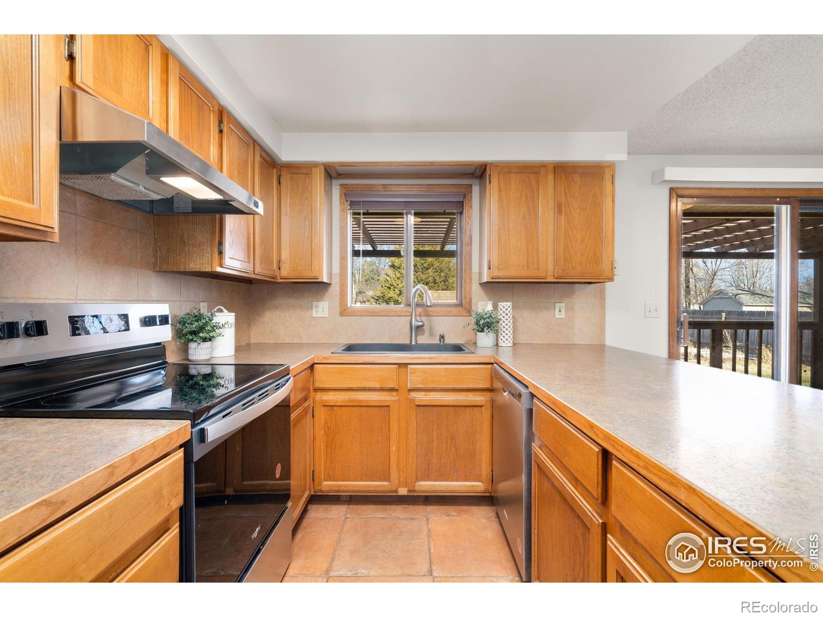 1029 Redbud Drive, Loveland, CO 80538, 3 Bedrooms Bedrooms, ,2 BathroomsBathrooms,Residential,For Sale,Redbud,RECIR1023902
