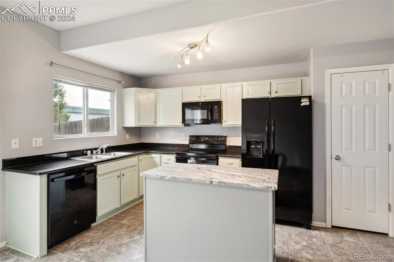 Restricted Address, Colorado Springs, CO 80916, 2 Bedrooms Bedrooms, ,3 BathroomsBathrooms,Residential,For Sale,Hailey Glenn,REC5216857