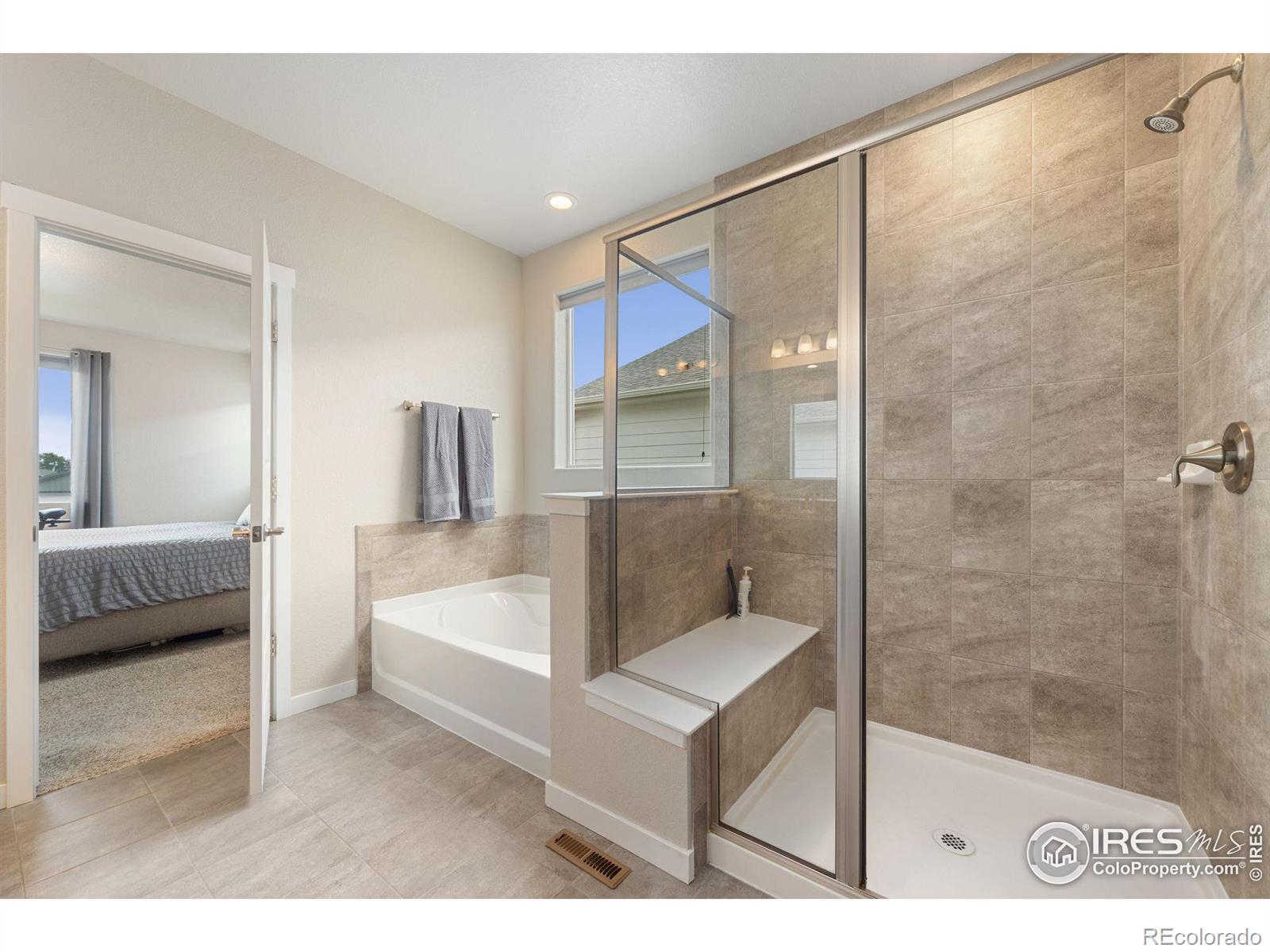 5345 Clarence Drive, Windsor, CO 80550, 5 Bedrooms Bedrooms, ,4 BathroomsBathrooms,Residential,For Sale,Clarence,RECIR1023853