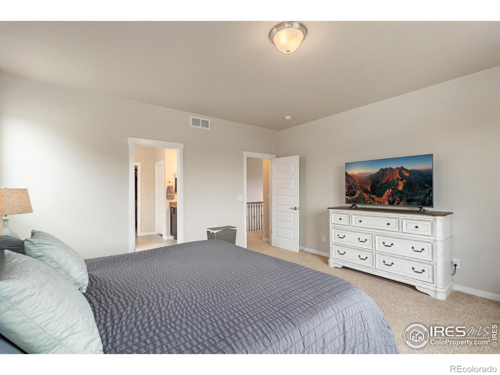 5345 Clarence Drive, Windsor, CO 80550, 5 Bedrooms Bedrooms, ,4 BathroomsBathrooms,Residential,For Sale,Clarence,RECIR1023853