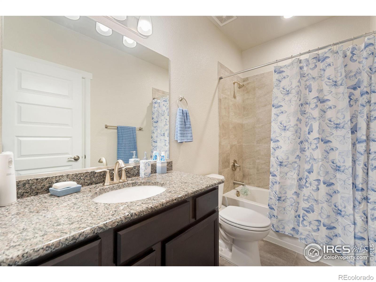 5345 Clarence Drive, Windsor, CO 80550, 5 Bedrooms Bedrooms, ,4 BathroomsBathrooms,Residential,For Sale,Clarence,RECIR1023853