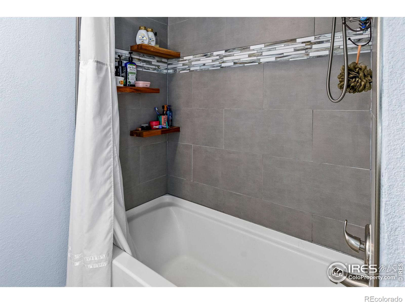 1806 11th Street, Loveland, CO 80537, 4 Bedrooms Bedrooms, ,2 BathroomsBathrooms,Residential,For Sale,11th,RECIR1023816