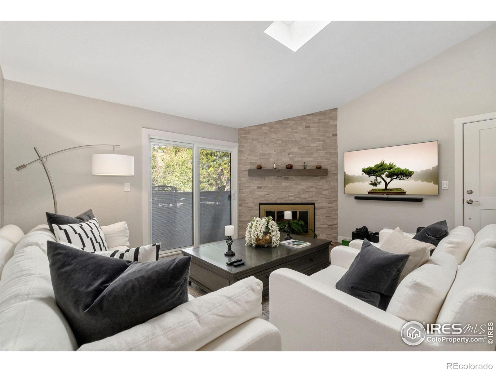 12033 Harvard Avenue #208, Aurora, CO 80014, 2 Bedrooms Bedrooms, ,2 BathroomsBathrooms,Residential,For Sale,Harvard,RECIR1023811