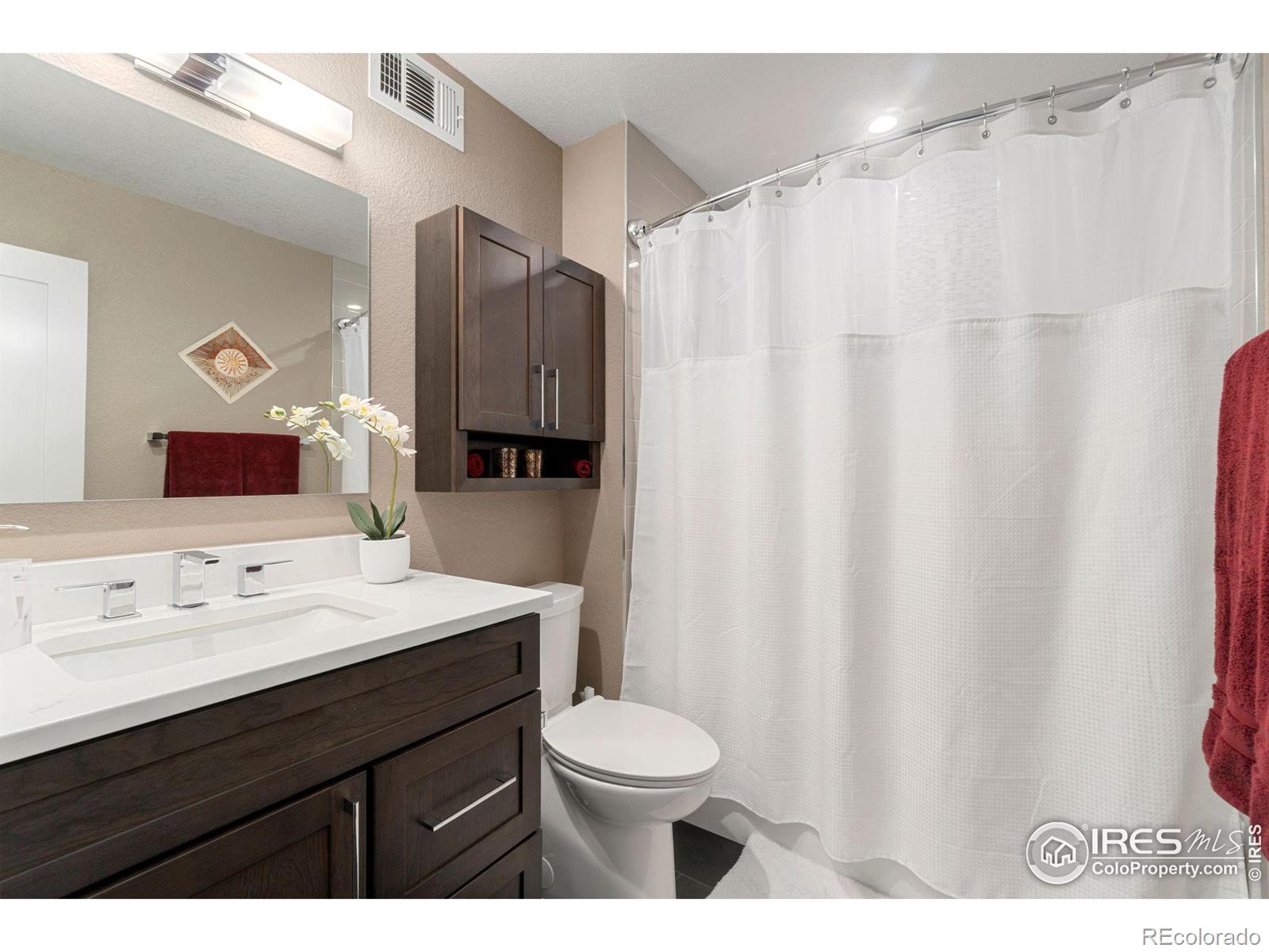 12033 Harvard Avenue #208, Aurora, CO 80014, 2 Bedrooms Bedrooms, ,2 BathroomsBathrooms,Residential,For Sale,Harvard,RECIR1023811