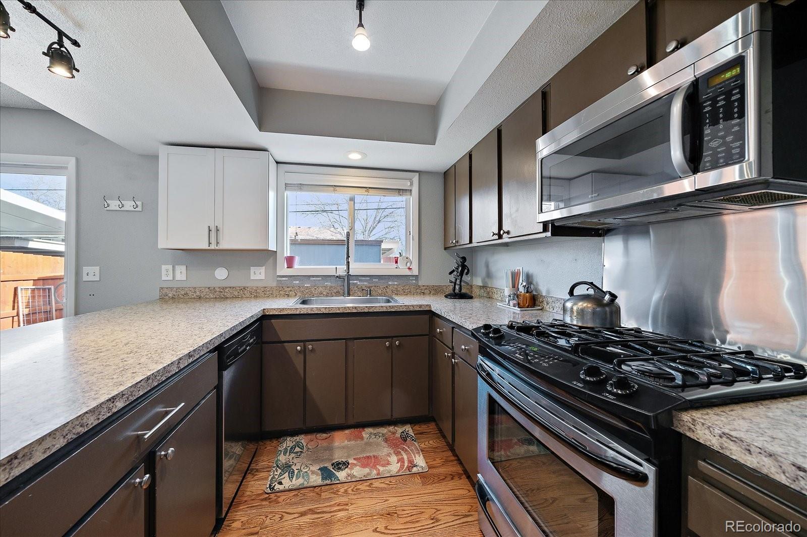 534 Xenon Court, Lakewood, CO 80228, 3 Bedrooms Bedrooms, ,2 BathroomsBathrooms,Residential,For Sale,Green Mountain Townhouses,Xenon,REC9733462