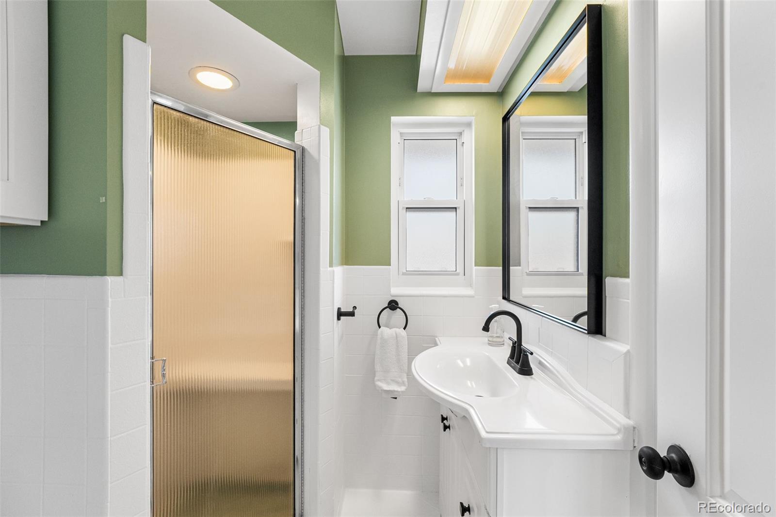 6761 36th Place, Wheat Ridge, CO 80033, 5 Bedrooms Bedrooms, ,3 BathroomsBathrooms,Residential,For Sale,36th,REC2550580