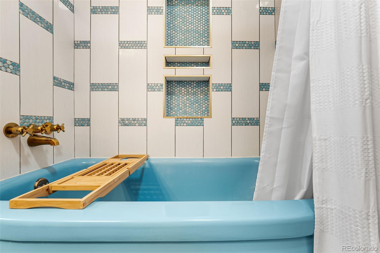 6761 36th Place, Wheat Ridge, CO 80033, 5 Bedrooms Bedrooms, ,3 BathroomsBathrooms,Residential,For Sale,36th,REC2550580