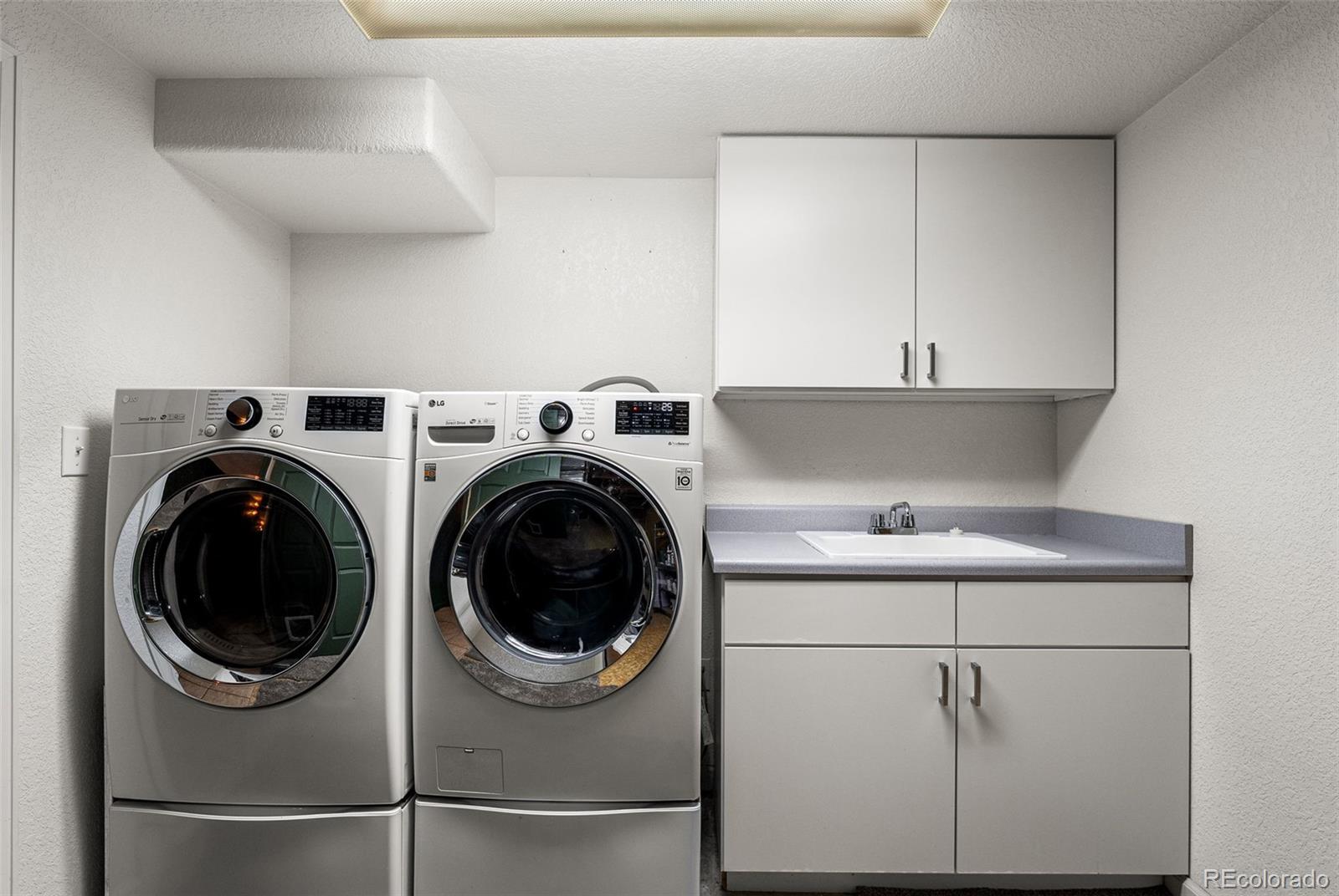 6761 36th Place, Wheat Ridge, CO 80033, 5 Bedrooms Bedrooms, ,3 BathroomsBathrooms,Residential,For Sale,36th,REC2550580