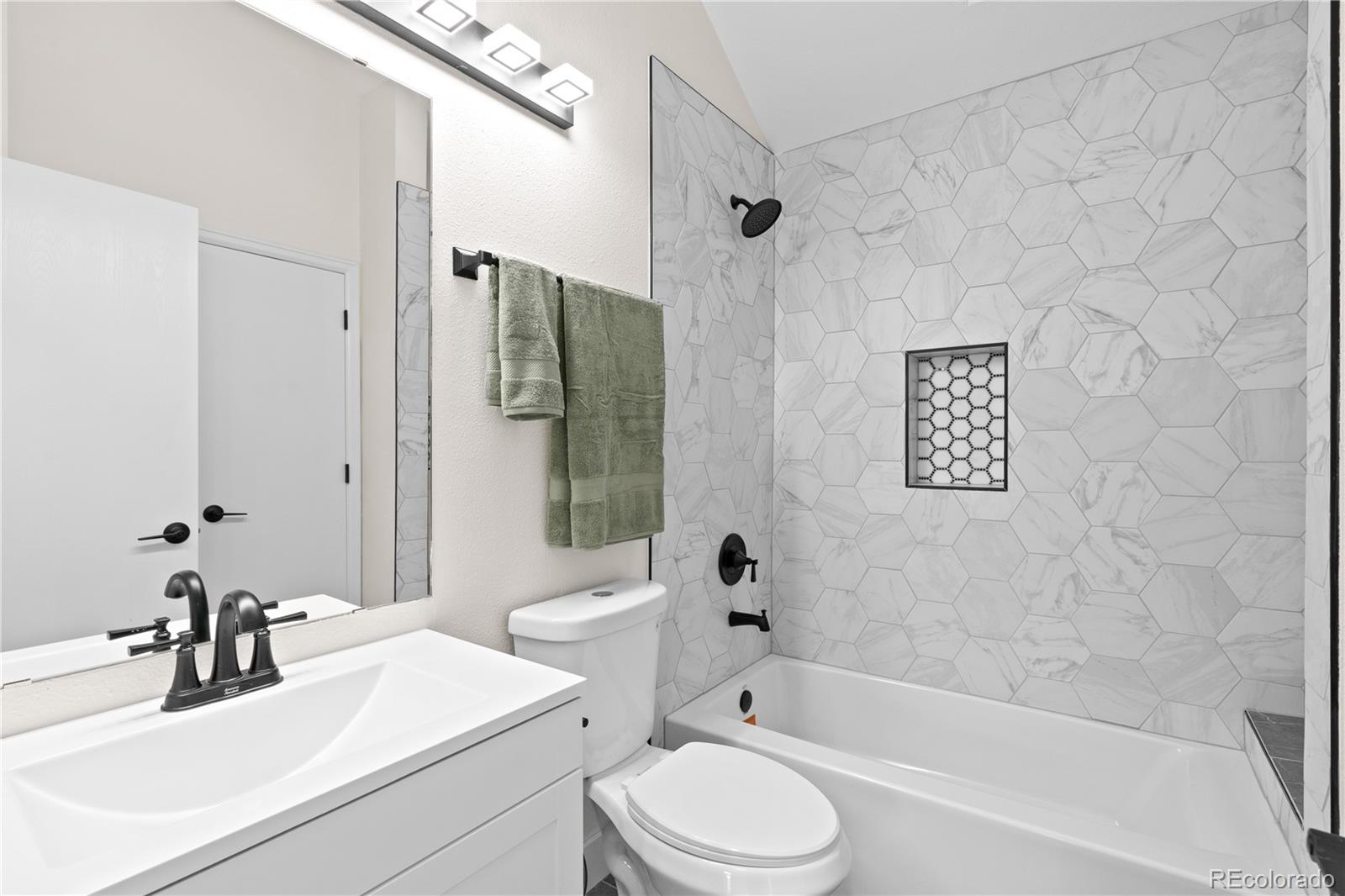 13750 W 65th Avenue, Arvada, CO 80004, 3 Bedrooms Bedrooms, ,2 BathroomsBathrooms,Residential,For Sale,65th,REC7739985