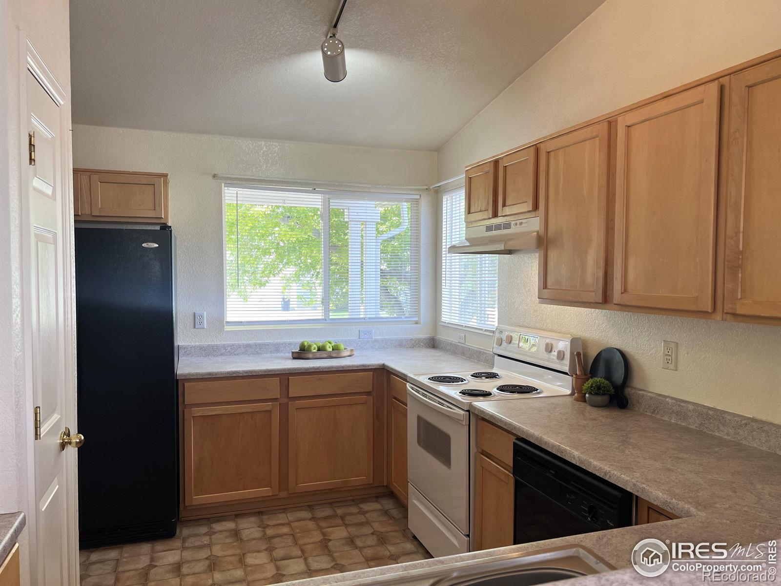 1160 Trout Creek Circle, Longmont, CO 80504, 3 Bedrooms Bedrooms, ,2 BathroomsBathrooms,Residential,For Sale,Trout Creek,RECIR1020498