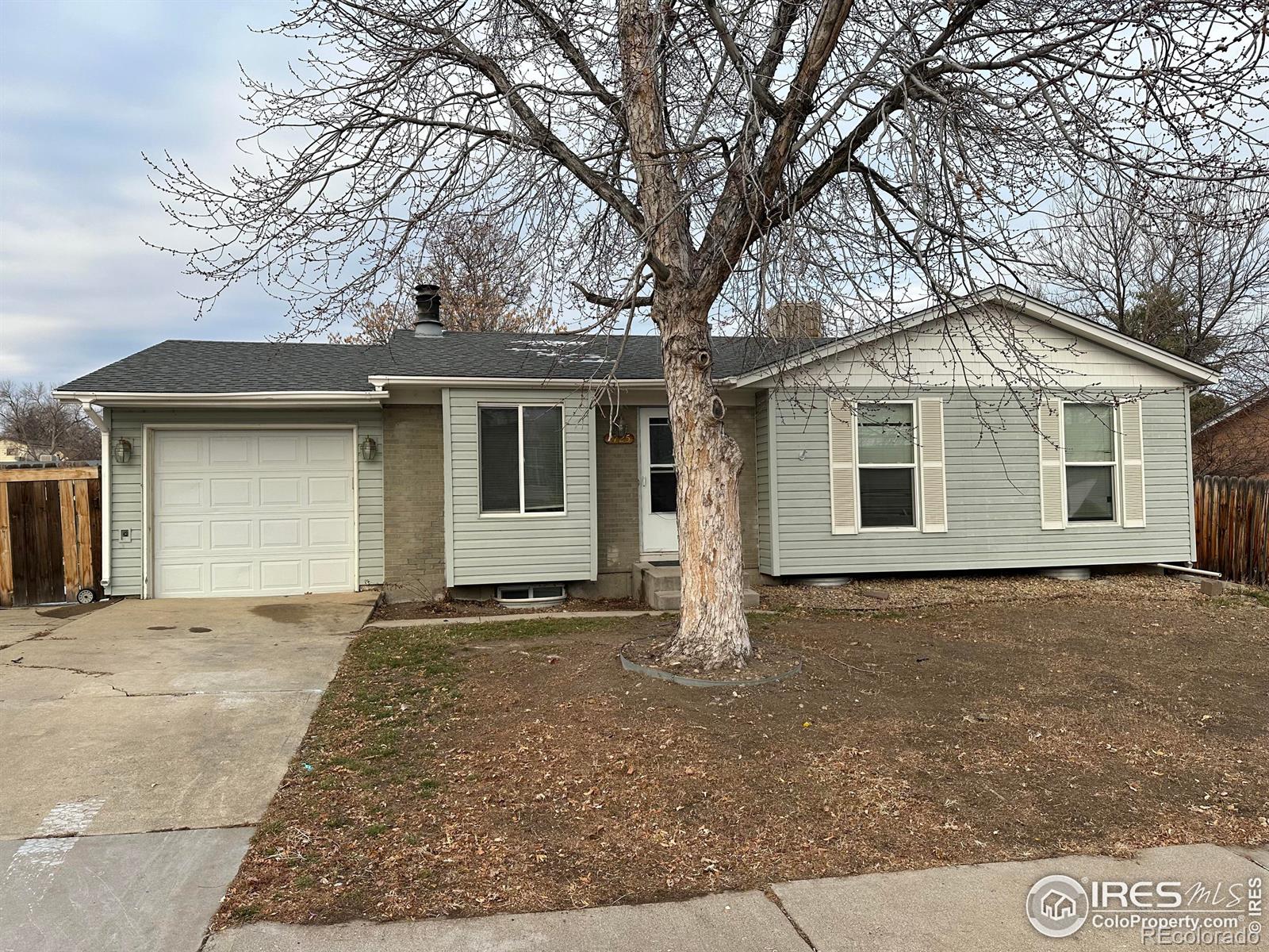 2725 97th Avenue, Thornton, CO 80229, 5 Bedrooms Bedrooms, ,2 BathroomsBathrooms,Residential,For Sale,97th,RECIR1023393