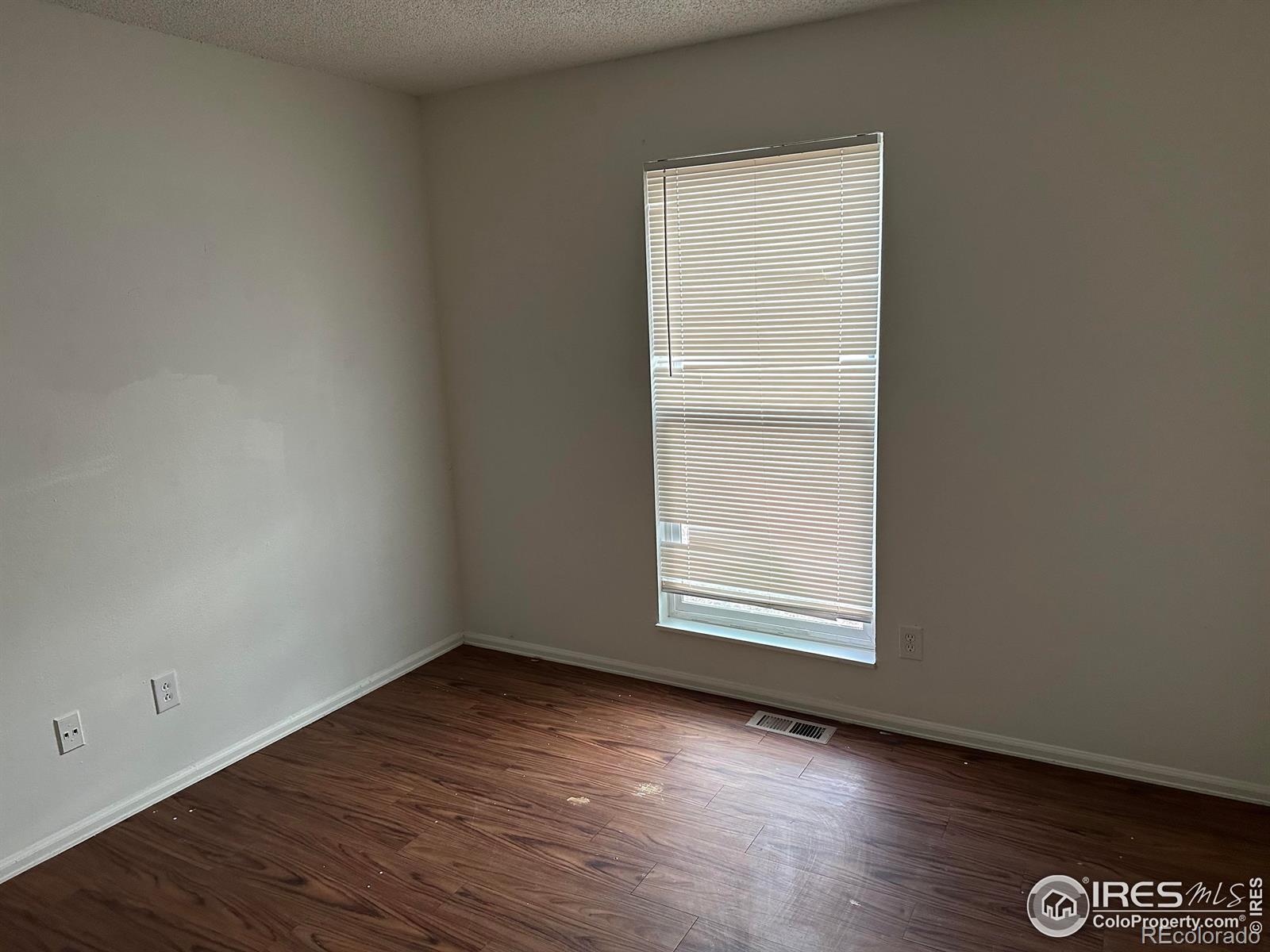 2725 97th Avenue, Thornton, CO 80229, 5 Bedrooms Bedrooms, ,2 BathroomsBathrooms,Residential,For Sale,97th,RECIR1023393