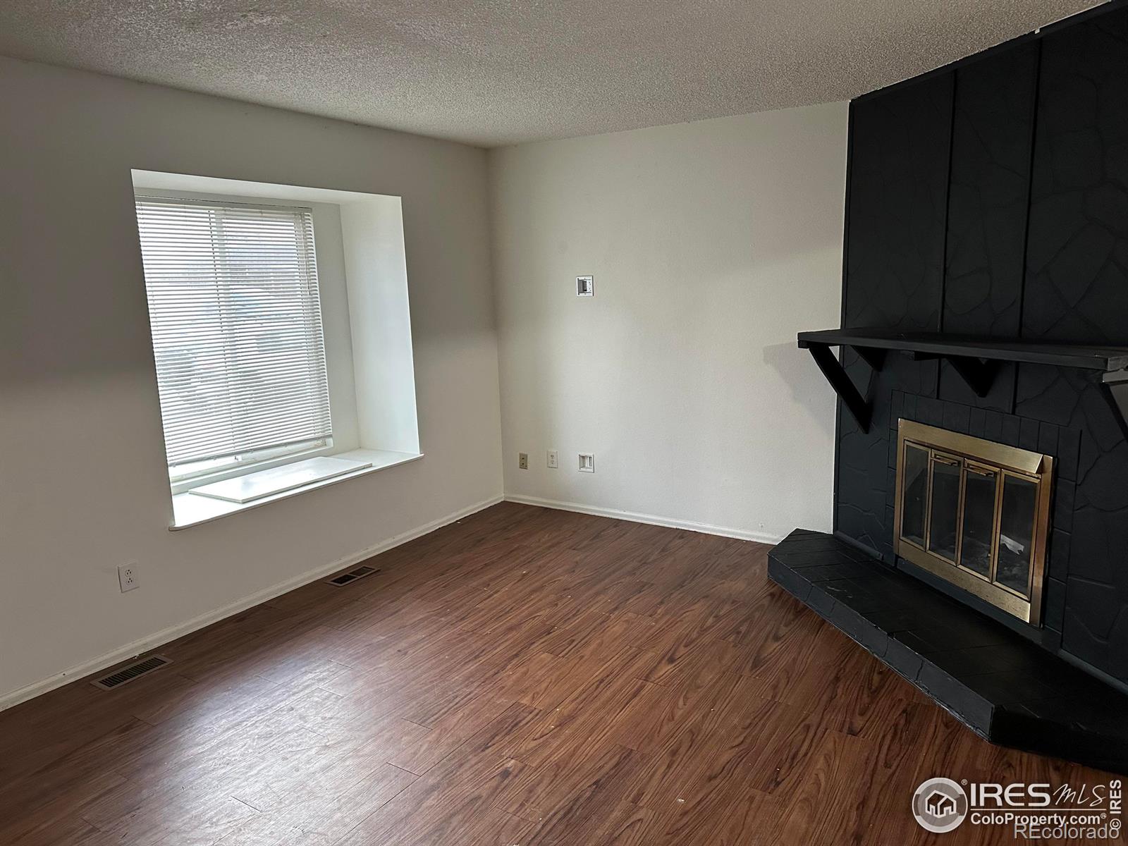 2725 97th Avenue, Thornton, CO 80229, 5 Bedrooms Bedrooms, ,2 BathroomsBathrooms,Residential,For Sale,97th,RECIR1023393