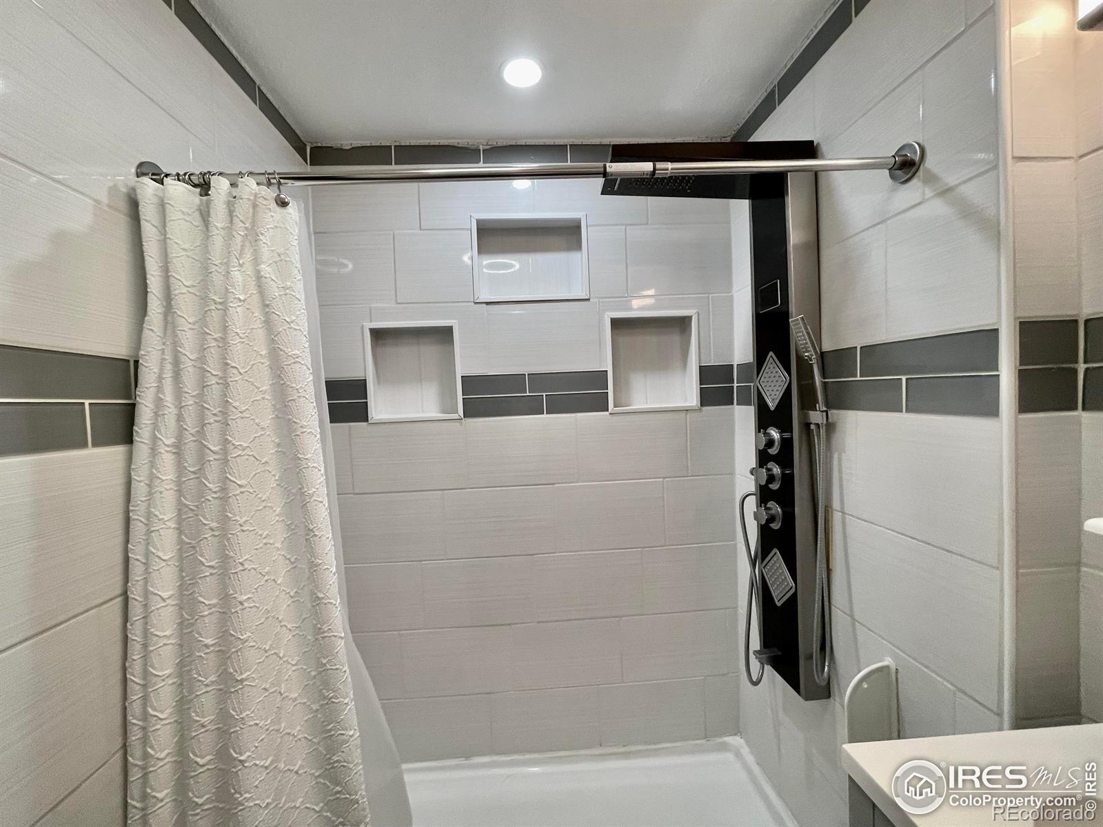 101 Highland Avenue, Sterling, CO 80751, 6 Bedrooms Bedrooms, ,3 BathroomsBathrooms,Residential,For Sale,Highland,RECIR1023947