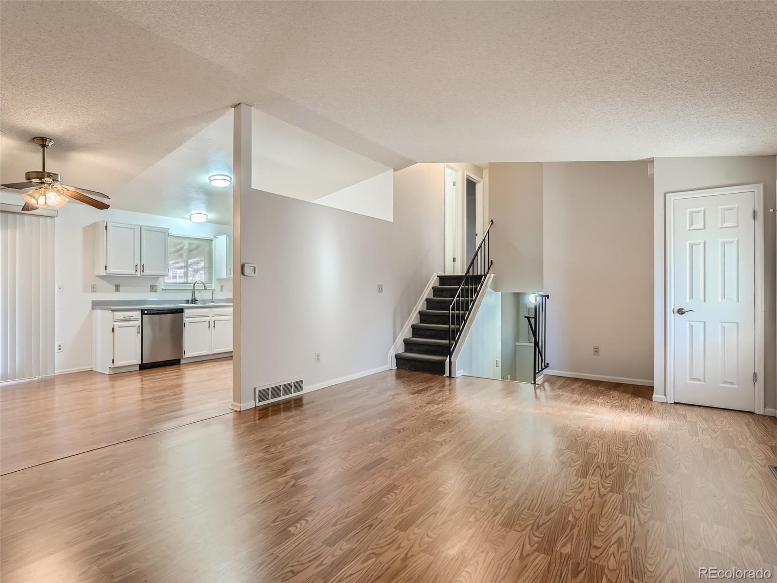 4210 Cathay Way, Aurora, CO 80013, 3 Bedrooms Bedrooms, ,2 BathroomsBathrooms,Rental,For Rent,Cathay Way,REC9736648