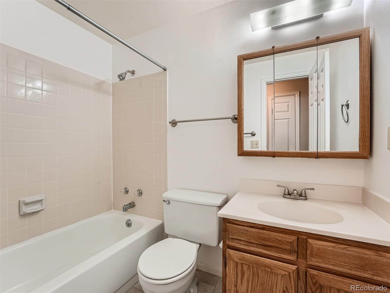 4210 Cathay Way, Aurora, CO 80013, 3 Bedrooms Bedrooms, ,2 BathroomsBathrooms,Rental,For Rent,Cathay Way,REC9736648