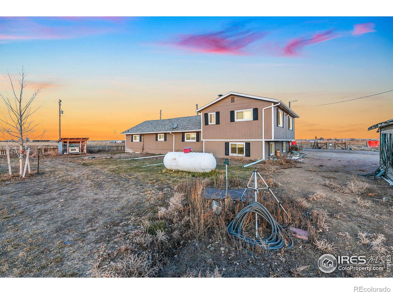 27464 County Road 44, Kersey, CO 80644, 4 Bedrooms Bedrooms, ,2 BathroomsBathrooms,Residential,For Sale,County Road 44,RECIR1023924