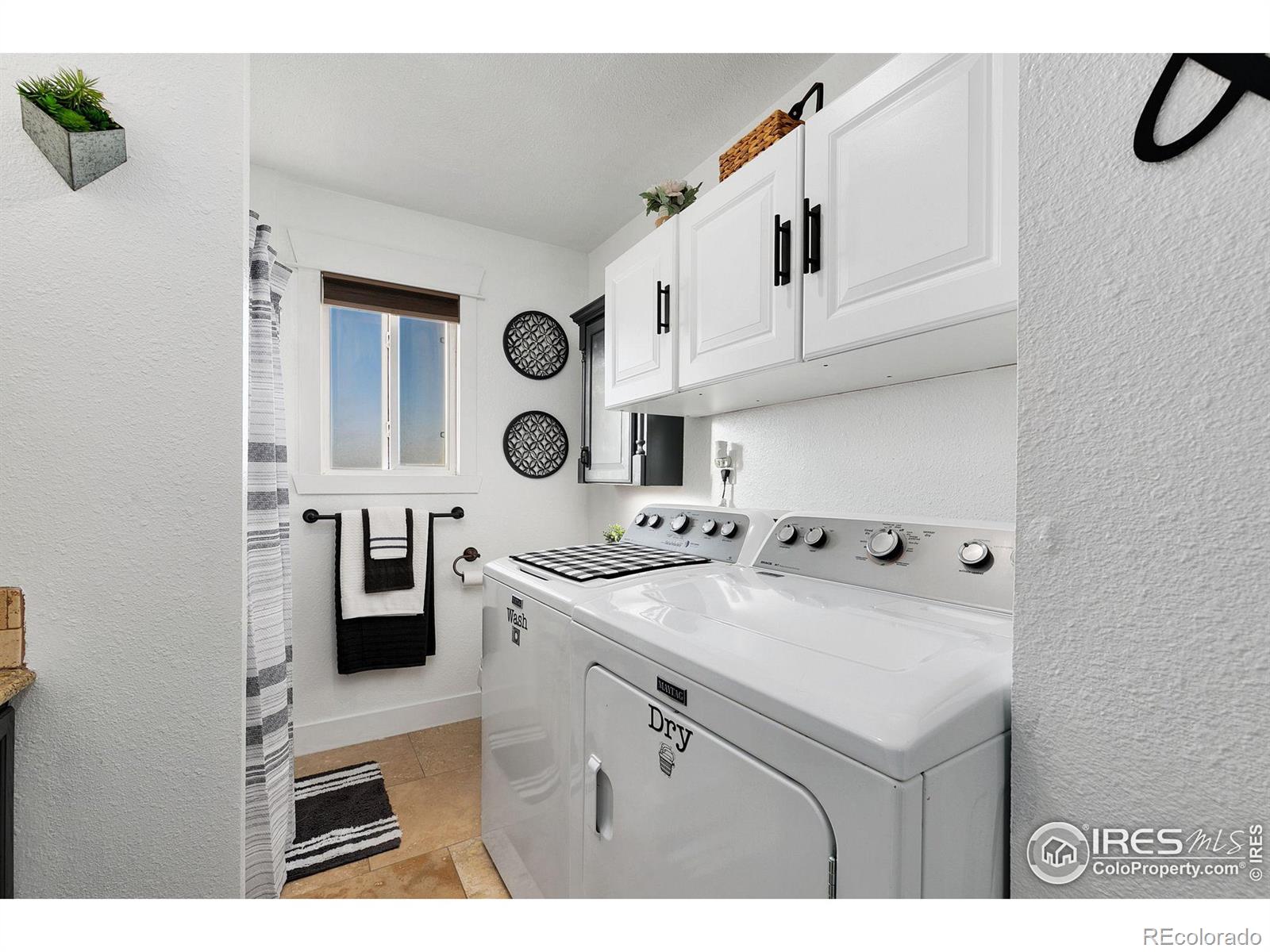 27464 County Road 44, Kersey, CO 80644, 4 Bedrooms Bedrooms, ,2 BathroomsBathrooms,Residential,For Sale,County Road 44,RECIR1023924