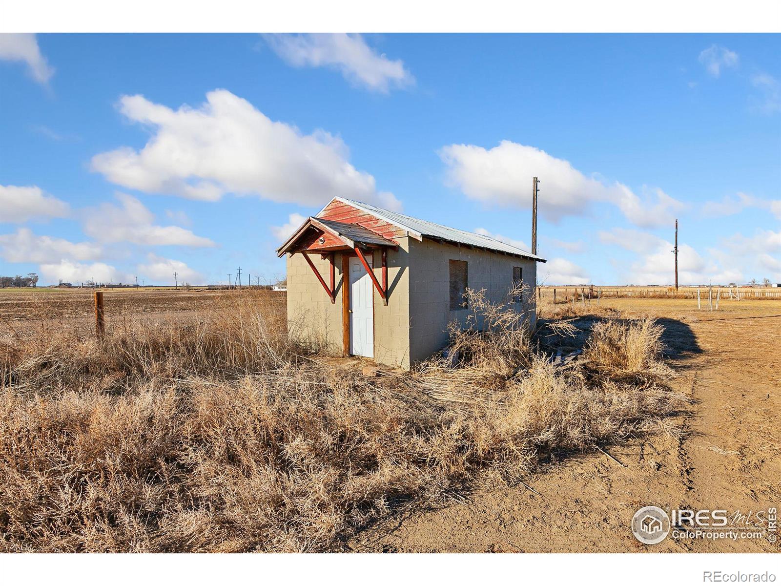 27464 County Road 44, Kersey, CO 80644, 4 Bedrooms Bedrooms, ,2 BathroomsBathrooms,Residential,For Sale,County Road 44,RECIR1023924