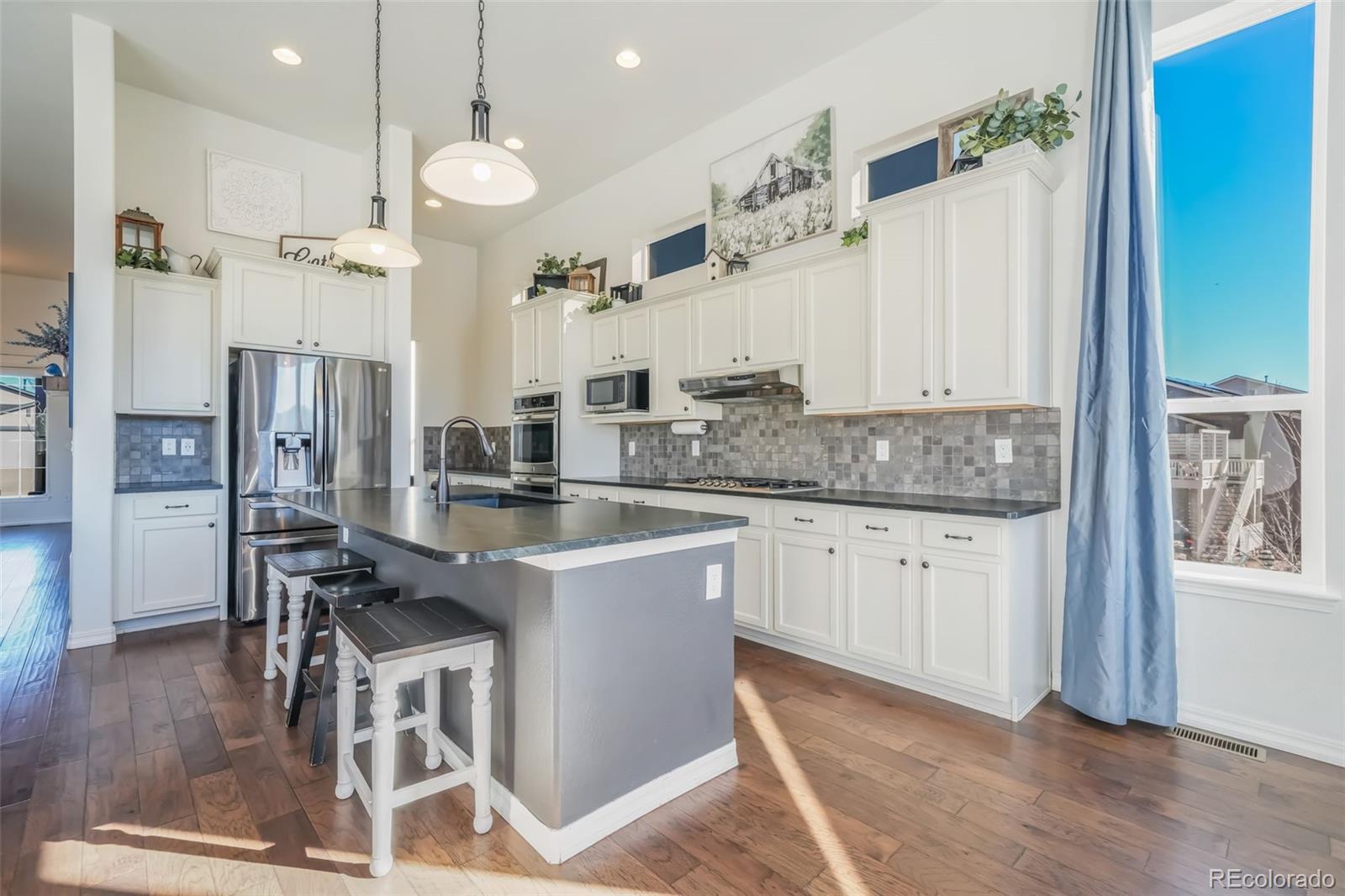 17636 Lake Overlook Court, Monument, CO 80132, 5 Bedrooms Bedrooms, ,3 BathroomsBathrooms,Residential,For Sale,Lake Overlook,REC5516565