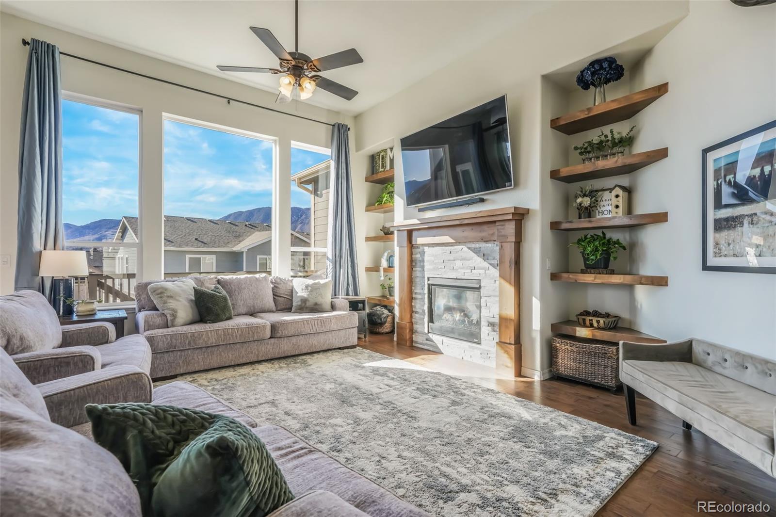 17636 Lake Overlook Court, Monument, CO 80132, 5 Bedrooms Bedrooms, ,3 BathroomsBathrooms,Residential,For Sale,Lake Overlook,REC5516565