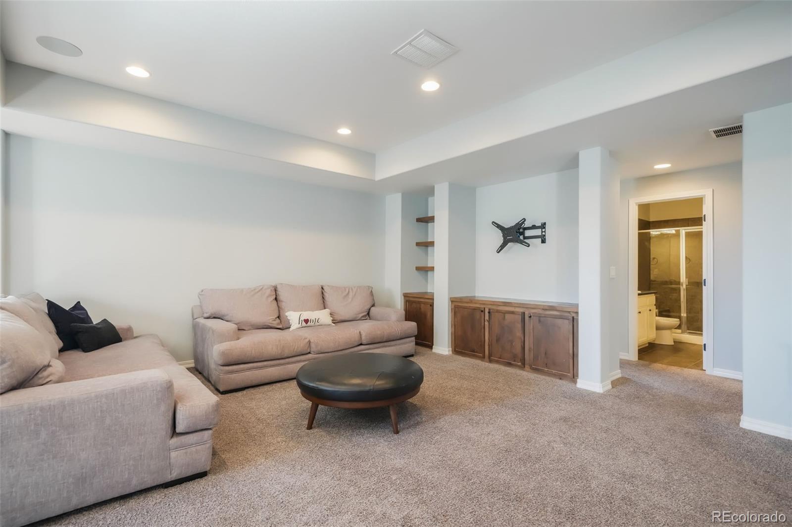 17636 Lake Overlook Court, Monument, CO 80132, 5 Bedrooms Bedrooms, ,3 BathroomsBathrooms,Residential,For Sale,Lake Overlook,REC5516565